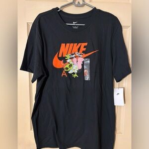 Nike Air The Swoosh Is Out There Men’s L T-Shirt Alien Skateboard Breakdance NWT